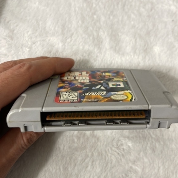 NFL club 98 n64 game - Picture 3 of 3